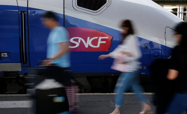 Romowie kradli przewody, pociągi nie kursowały