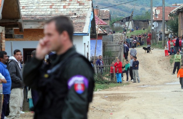 Romowie na Słowacji żyją zazwyczaj w prowizorycznych osadach na peryferiach /Janos Vajda    /PAP/EPA