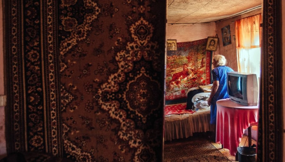 Romskie mieszkanie na Zakarpaciu /Serhiy Hudak /PAP/EPA