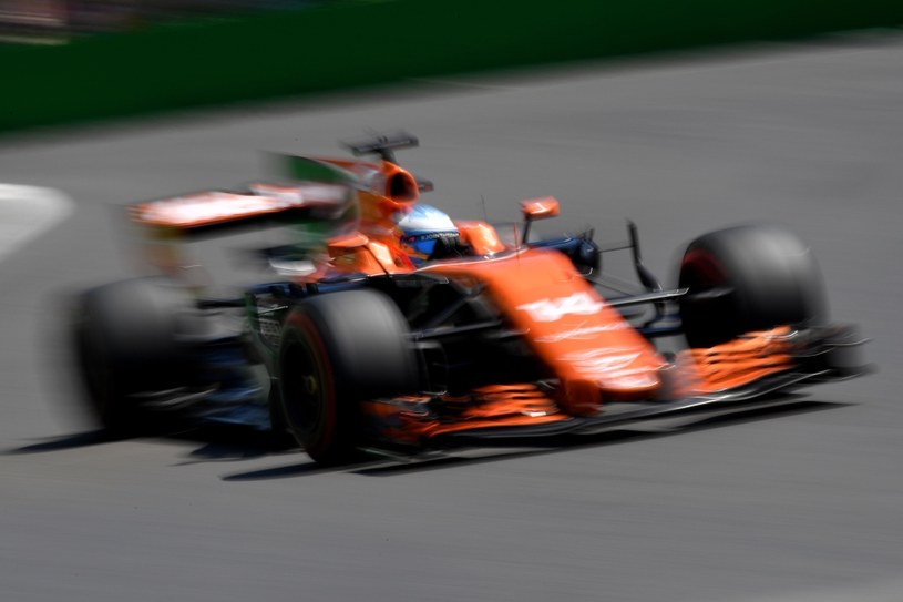 Ron Dennis rozstaje się z McLarenem /AFP