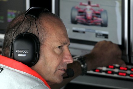 Ron Dennis z McLarena nie może być zadowolony / Kliknij /AFP