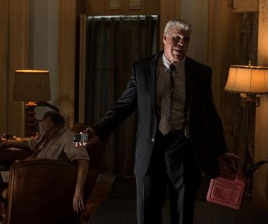 Ron Perlman w scenie z filmu "13 grzechów"