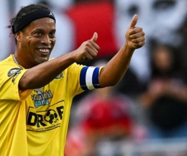 Ronaldinho znów obecny na boisku. Tym razem za sprawą Pique