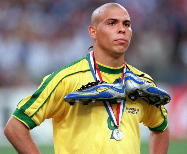 Ronaldo po przegranym 0-3 z Francją finale Mistrzostw Świata w 1998 roku /Getty Images/Flash Press Media