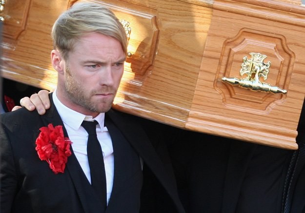 Ronan Keating na pogrzebie Stephena Gately'ego - fot. Chris Jackson /Getty Images/Flash Press Media
