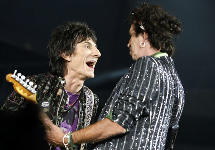 Ronnie Wood i Keith Richards (The Rolling Stones) /arch. AFP