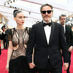 Rooney Mara i Joaquin Phoenix zostali rodzicami. Zaskakujące imię dla dziecka