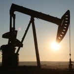 Ropa drożeje czwarty dzień z rzędu. Spór USA z Iranem podbija ceny