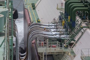 Ropa z Rosji na greckich statkach. Zełenski krytykuje 