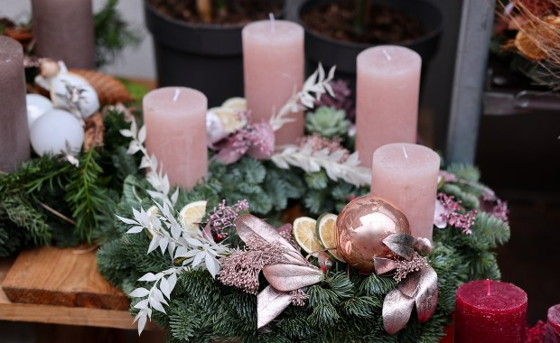 Roraty, wieńce i dni skupienia. Dziś rozpoczyna się adwent