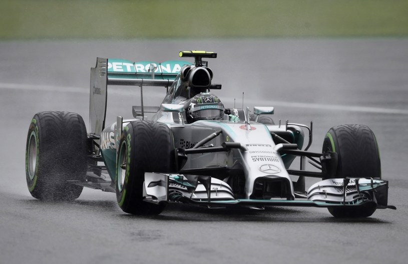 Rosberg wygrał kwalifikacje po raz czwarty z rzędu /AFP