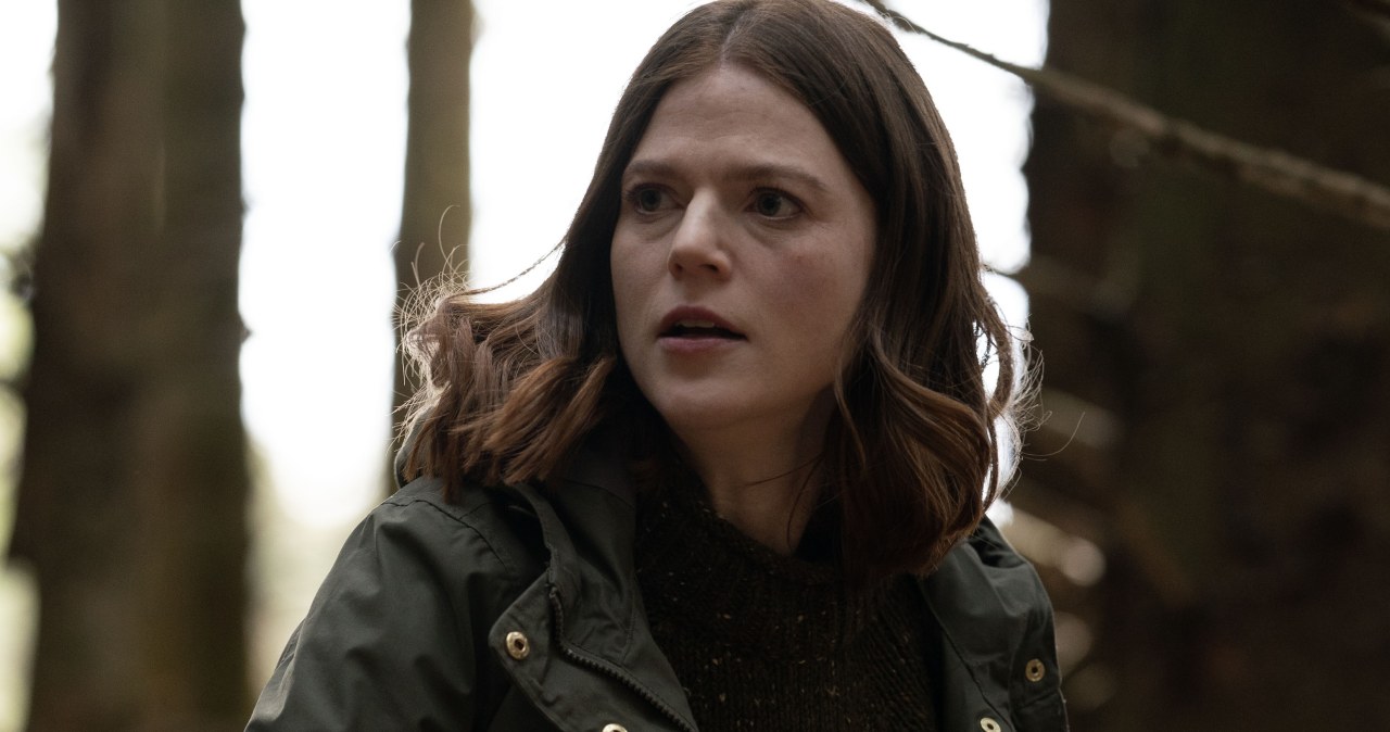 Rose Leslie w drugim sezonie serialu "Vigil" /© WORLD PRODUCTIONS LTD. MMXXIII /Canal+