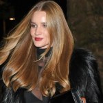 Rosie Huntington-Whiteley zachwyca. To ikona elegancji i włosów w perfekcyjnym stanie