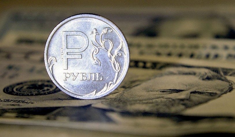 Rosja długi będzie spłacasć tylko w rublach /123RF/PICSEL