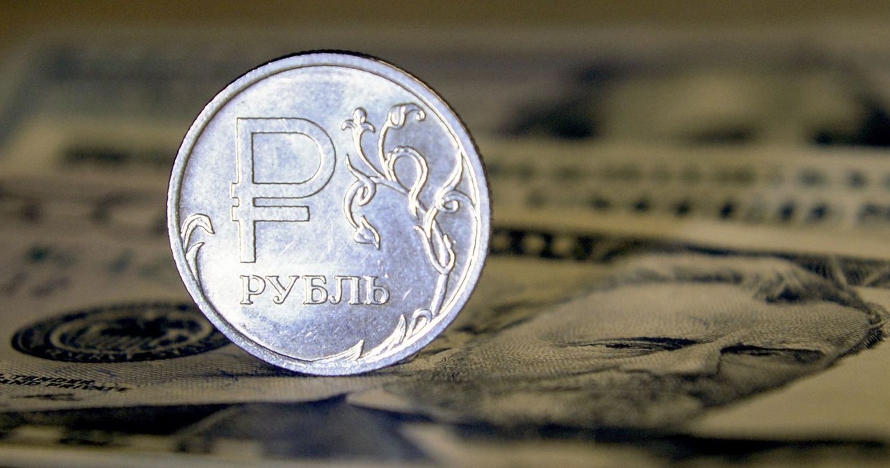 Rosja długi będzie spłacasć tylko w rublach /123RF/PICSEL