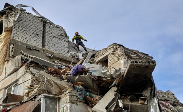 "Rosja jest zdeterminowana, by nadal zabijać cywilów w Ukrainie" [ZAPIS RELACJI]