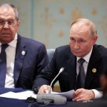 Ukraina Rosja jest zła z powodu negocjacji. Ławrow o odrodzeniu "nazizmu" w Europie