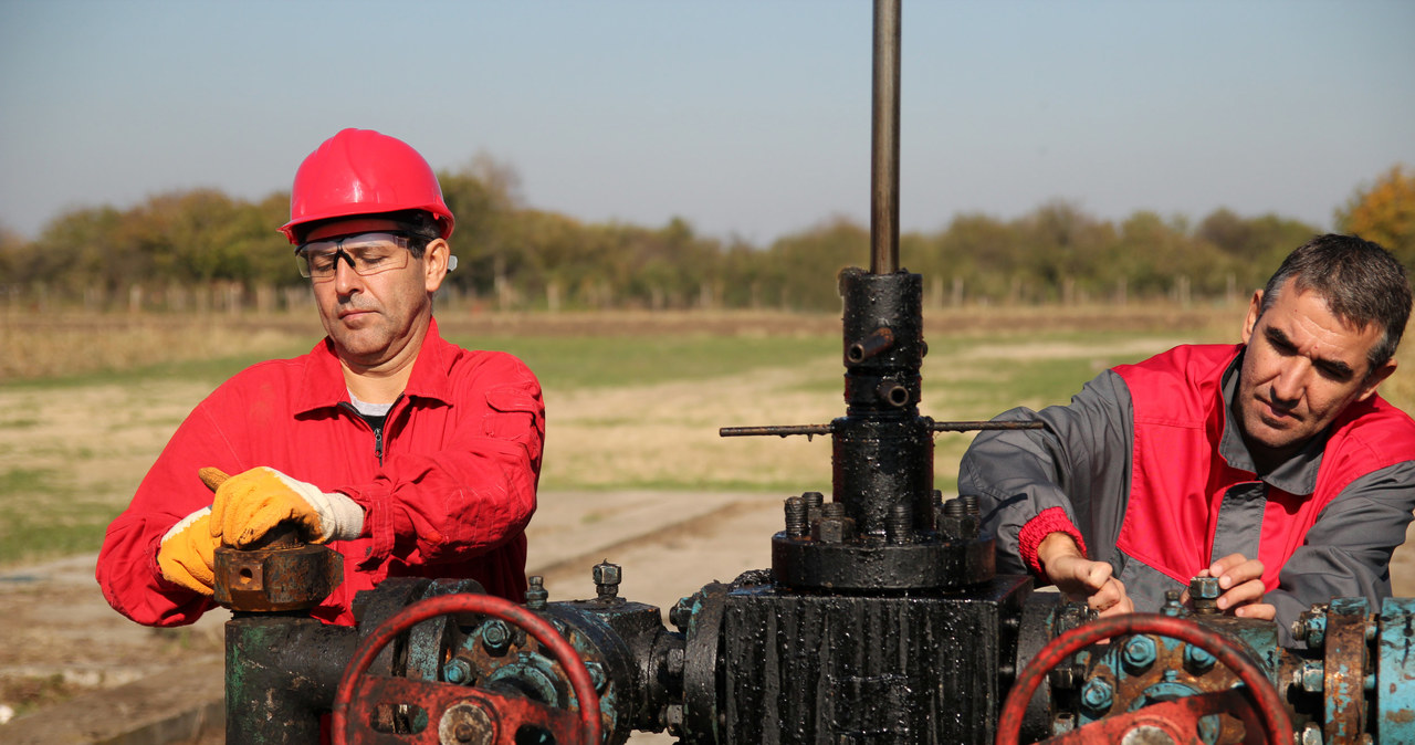 Rosja może na miesiąc wstrzymać tłoczenie kazachskiej ropy rurociągiem /123RF/PICSEL