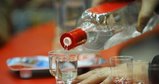 Rosja może wprowadzić zakaz importu alkoholu /AFP