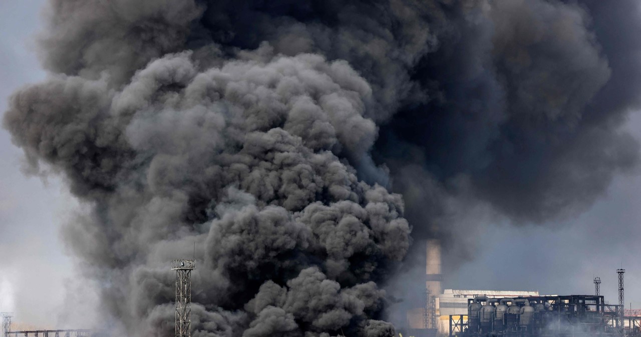 Rosja niszczy ukraińskie zapasy paliw /AFP