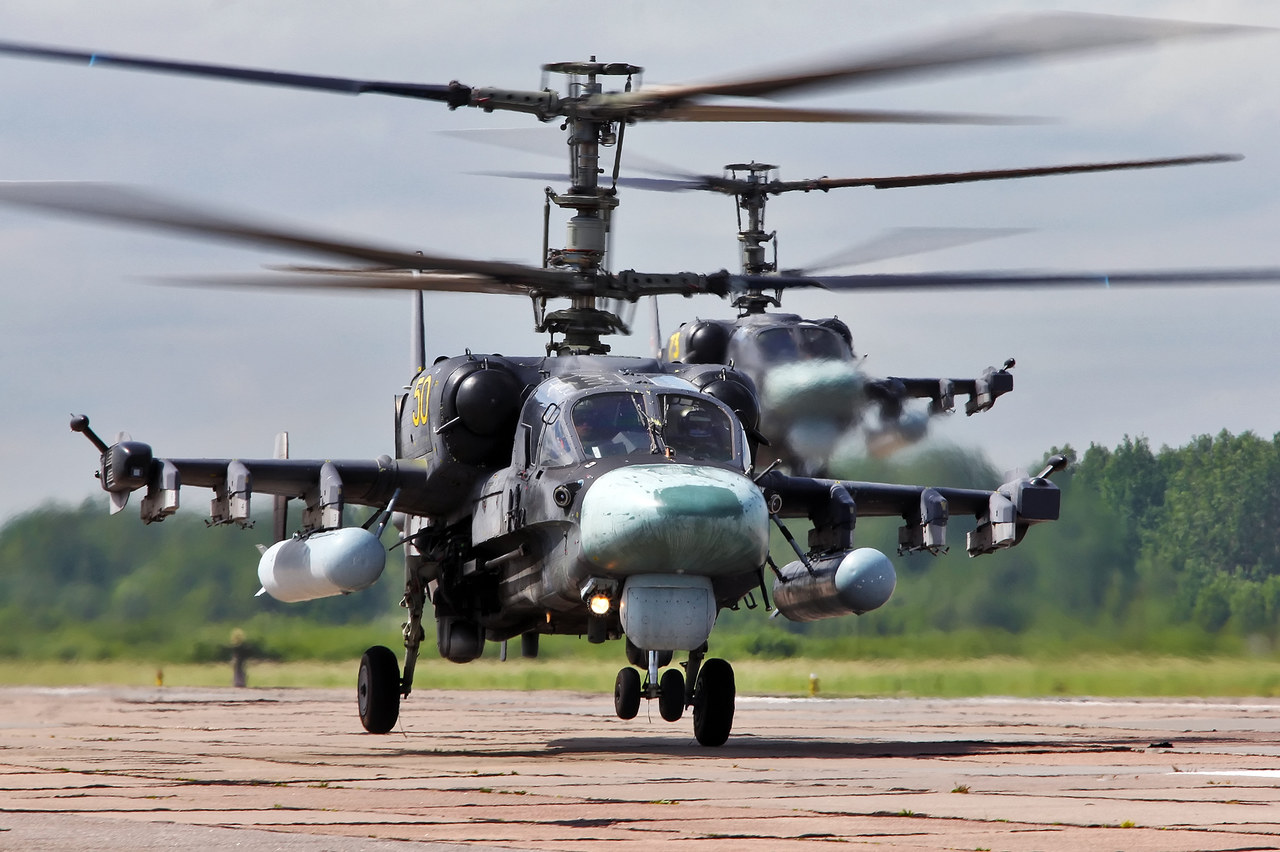 Rosja przerzuca samoloty i śmigłowce w pobliże granicy z Ukrainą