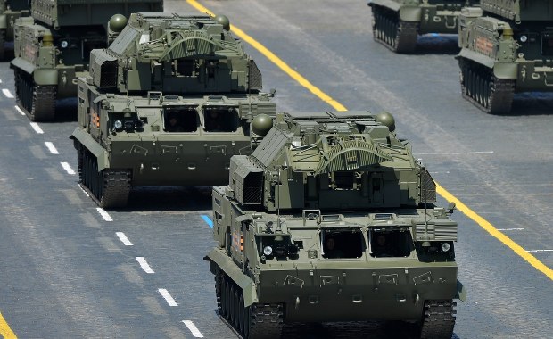 Rosja przerzuciła na Białoruś uzbrojenie, które trafi pod Baranowicze