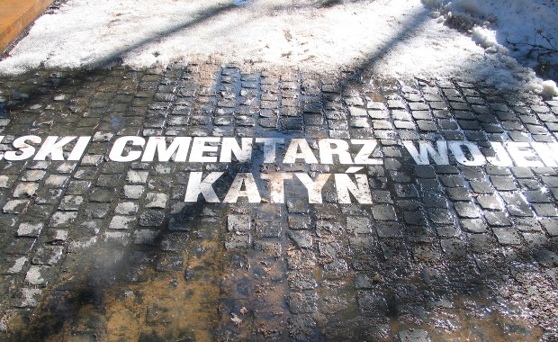 Rosja: Rehabilitacja ofiar Katynia - prace nad zmianami w prawie