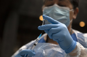 Rosja: Szczepionka przeciw polio skuteczna w walce z koronawirusem. Tak twierdzą naukowcy