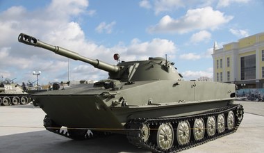 Rosja wysyła czołgi PT-76 z lat 50. na wojnę w Ukrainie