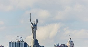 Rosja wzywa do opuszczenia Kijowa. Zapowiedziano ataki