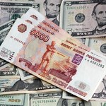 Rosja zamyka banki i sprzedaje walutę