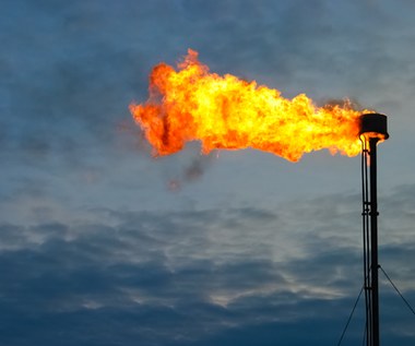 Rosja zmniejsza produkcję gazu; nadwyżki są spalane