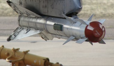 Rosja znowu wzmacnia Shahedy. Podwójne ładunki i pociski powietrze-powietrze R-60