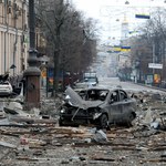 Rosjanie bombardują Ukrainę. Koszty odbudowy liczone w miliardach dolarów
