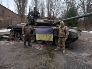 Rosjanie celowo robią dziury w bakach z paliwem! Boją się Ukraińców i porzucają pojazdy wojskowe warte fortunę