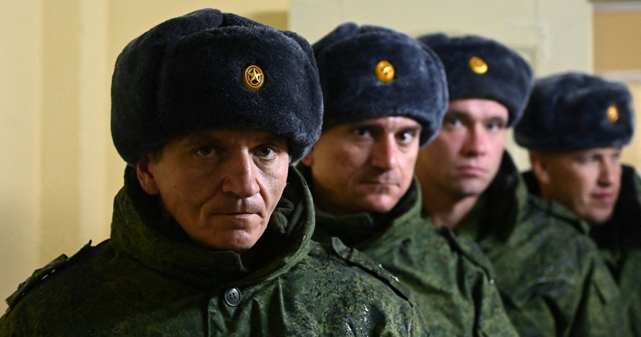 Rosjanie chcą budować coś w rodzaju obozów karnych dla swoich poborowych, którzy dokonują przestępstw bądź są niepokorni. Zmiany mogą zbrutalizować ośrodki szkolenia /SERGEY PIVOVAROV / Reuters /© 2022 Reuters