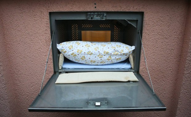 Rosjanie chcą zakazać okien życia, bo "ograniczają prawa dziecka"