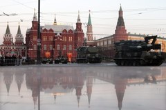 Rosjanie ćwiczą przed paradą zwycięstwa 9 maja w Moskwie