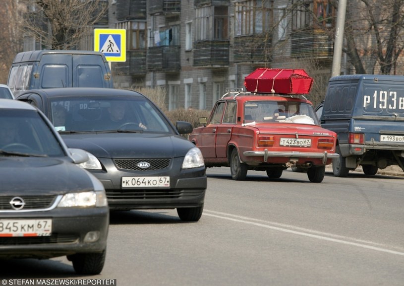 Rosjanie dysponują lepszymi samochodami niż Polacy? /Stefan Maszewski /Reporter