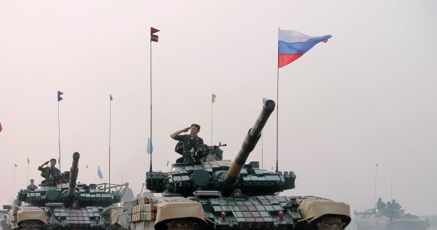Rosjanie mają ambitne plany zakupu nowych pojazdów dla wojska. /AFP