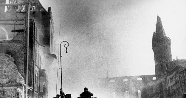 Rosjanie na ulicach Królewca, rok 1945 /AFP