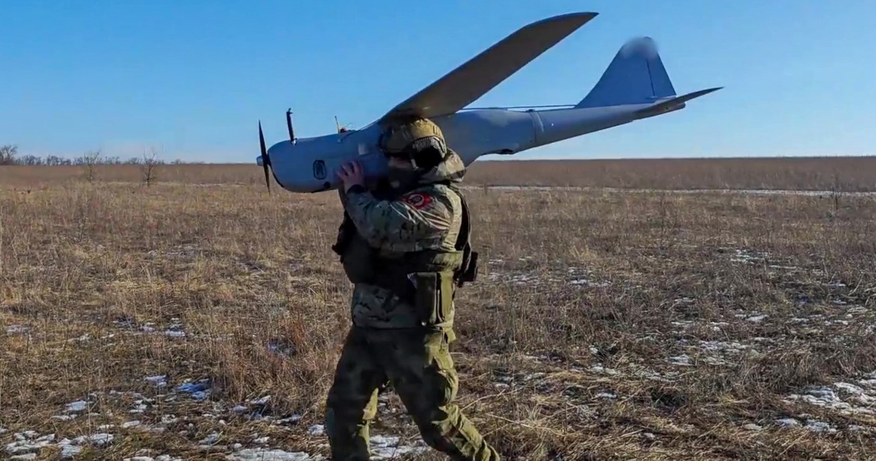 Rosjanie omijają sankcje i wkładają zachodnie technologie do swoich dronów /Russian Defense Ministry Press Service / Handout / Anadolu Agency /AFP