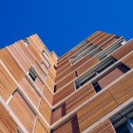 Rosjanie planują budowę wielopiętrowych bloków z drewna. Mieszkańcy nieufni