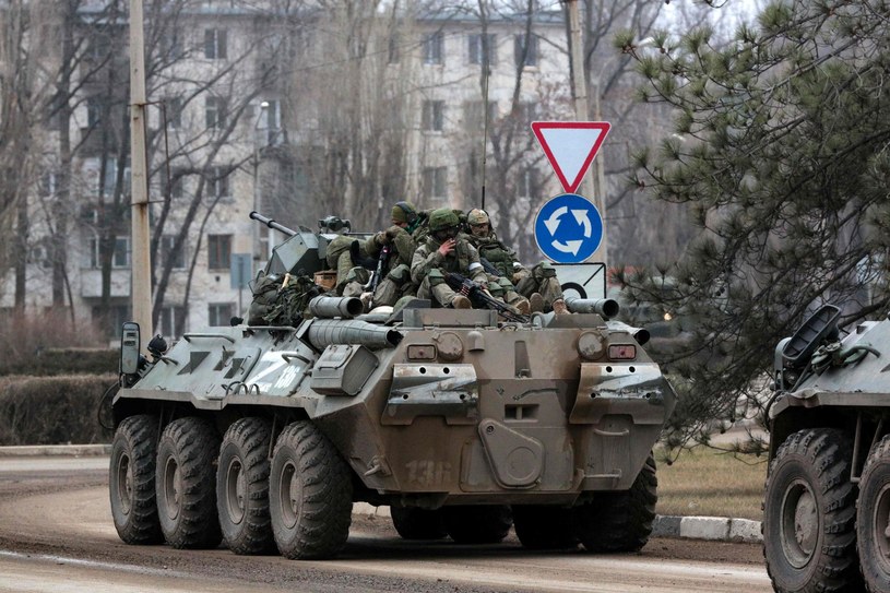 Rosjanie podczas inwazji na Ukrainę na swoich pojazdach i czołgach wymalowali białe Z /AFP