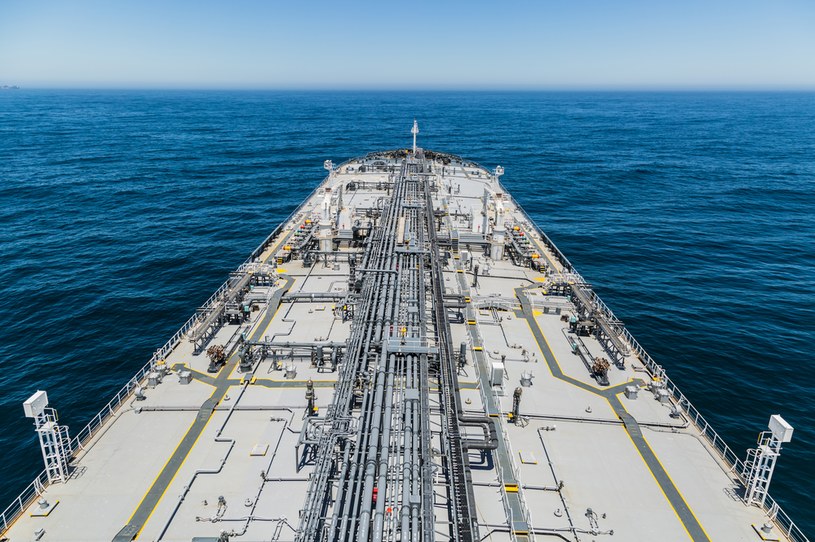Rosjanie sprzedają na Morzu Śródziemnym ropę naftową poprzez pływające pod banderami innych państw tankowce? Zdjęcie ilustracyjne /123RF/PICSEL