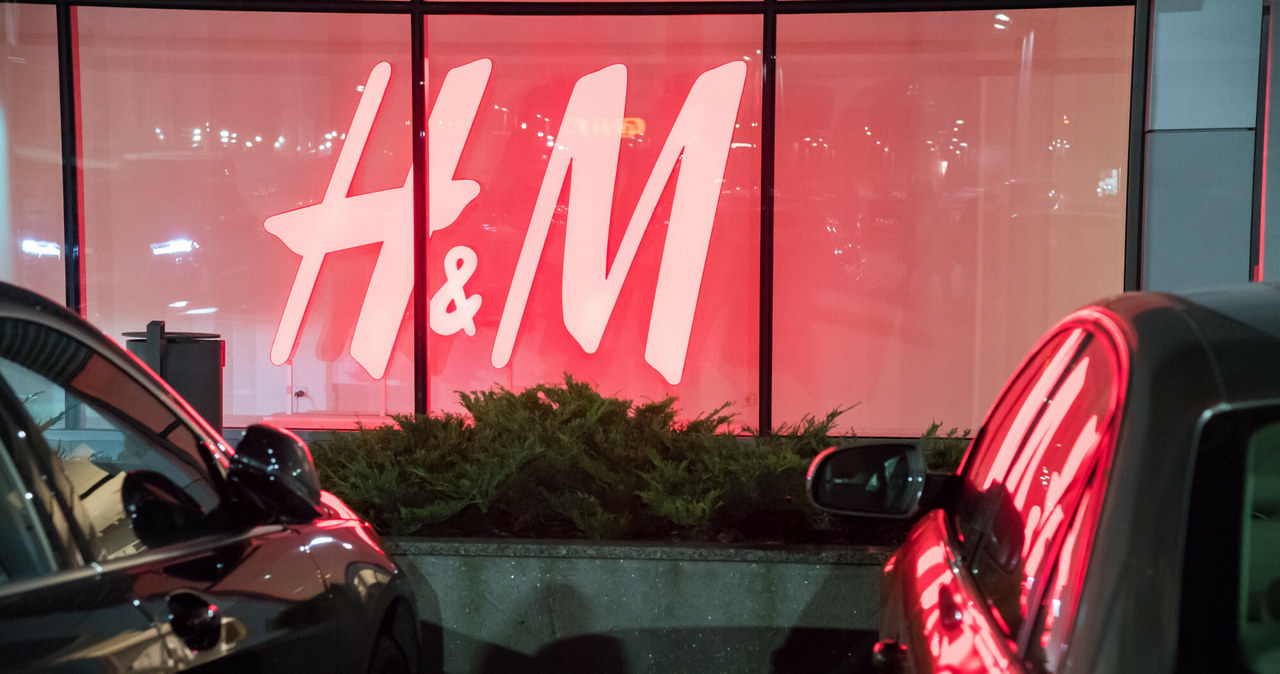 Rosjanie szturmują sklepy H&M w Moskwie /Wojciech Stóżyk /Reporter
