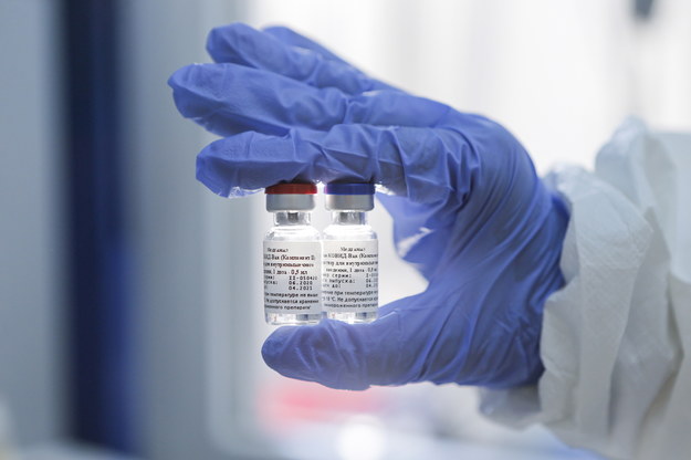 Rosjanie twierdzą, że wyprodukowali już szczepionkę na koronawirusa /RDIF HANDOUT /PAP/EPA