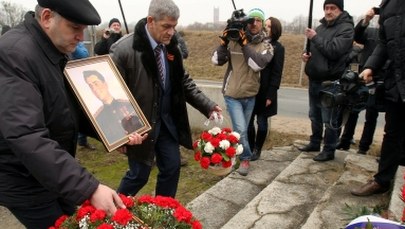 Rosjanie uczcili w Pieniężnie pamięć kata Armii Krajowej – mimo że monument jest zdemontowany