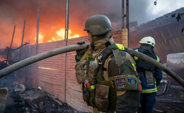 Rosjanie uderzyli w Charków. Bomba kierowana spadła na domy