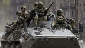 Rosjanie wysłali ogromny transport broni, a teraz się poddają